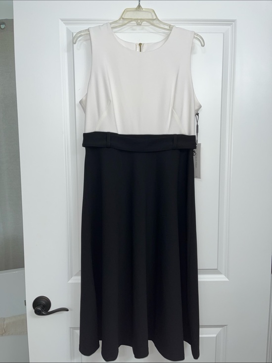 Calvin Klein Dresses & Skirts - Calvin Klein Two-Tone Sleeveless Midi Dress in White and Black